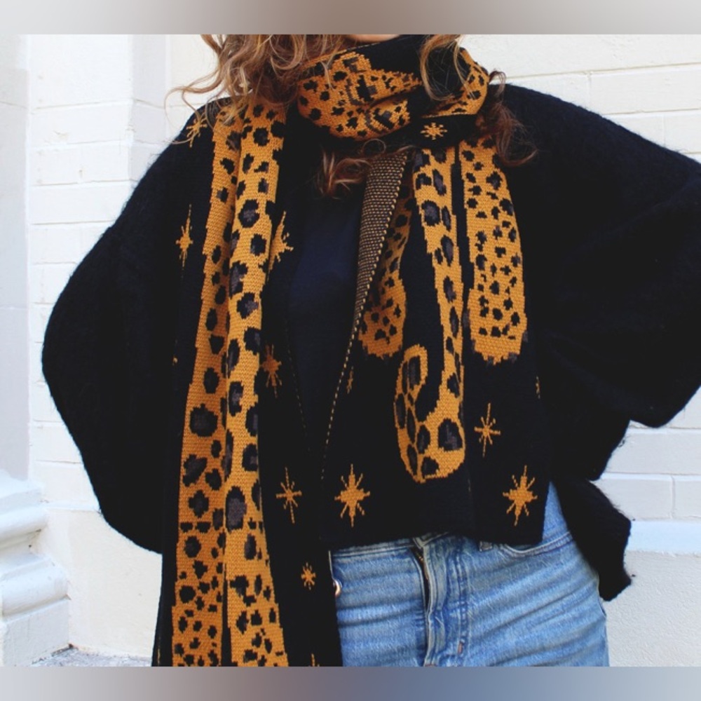 Calhoun & Co Knit Scarf in Black and Mustard